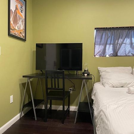 Private Standalone Room W/ Tv, Wifi & Ac In קרסון מראה חיצוני תמונה
