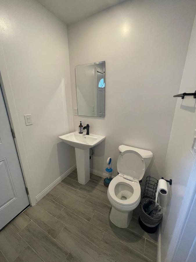 Private Standalone Room W/ Tv, Wifi & Ac In קרסון מראה חיצוני תמונה