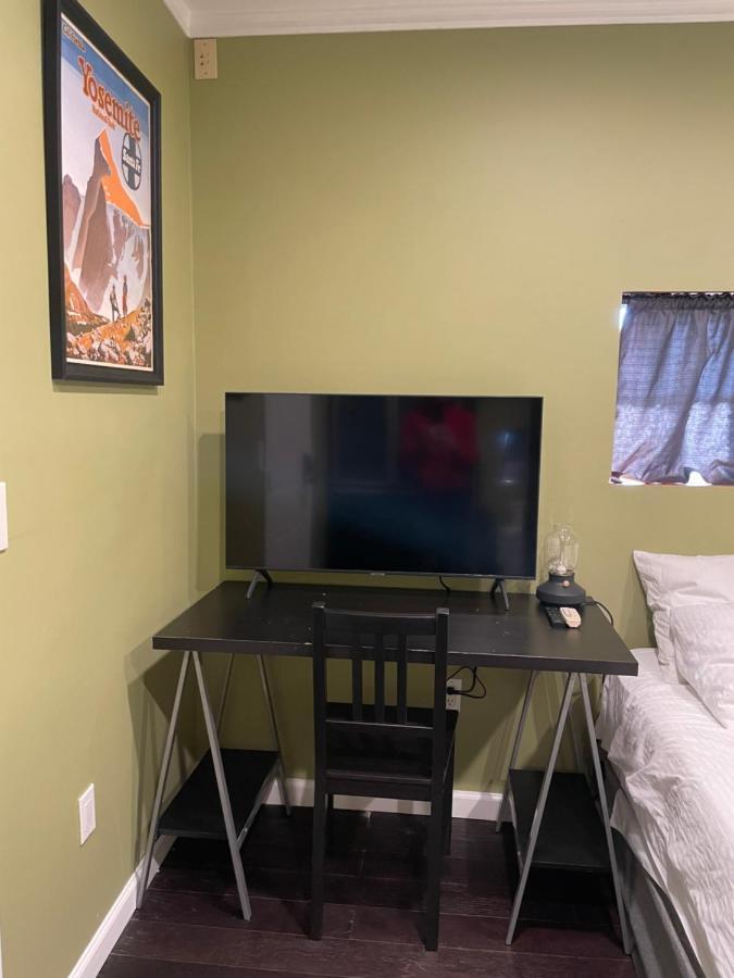 Private Standalone Room W/ Tv, Wifi & Ac In קרסון מראה חיצוני תמונה